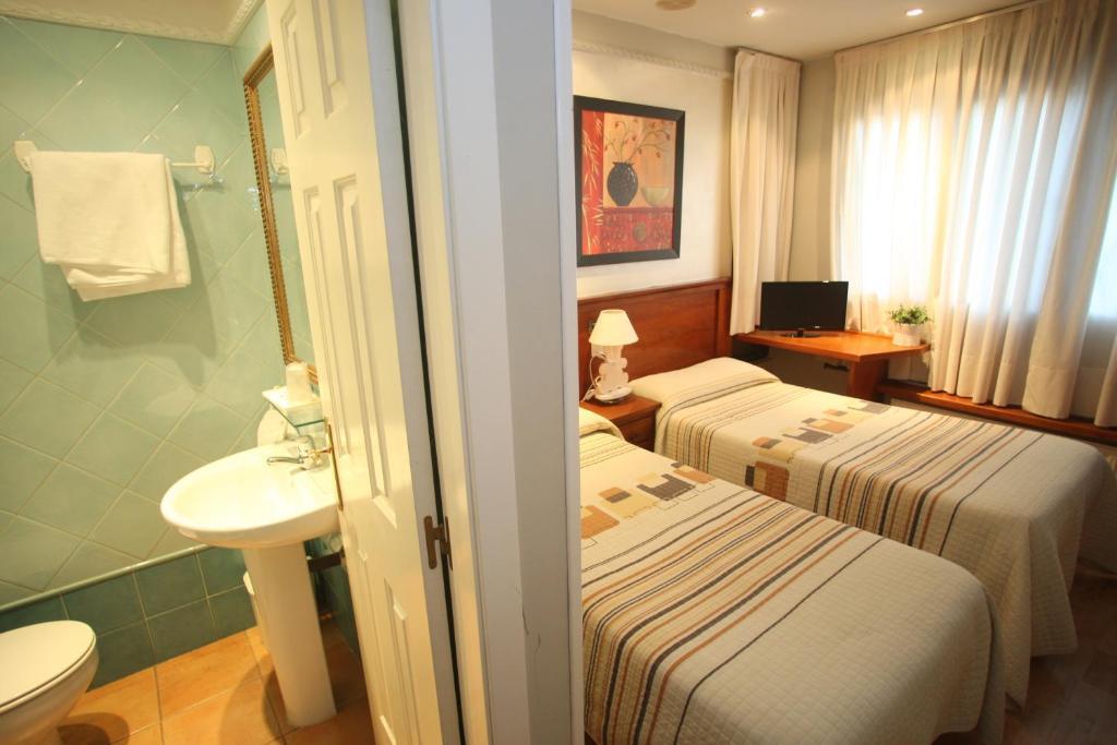 Hostal Vitorina Soria Exterior photo