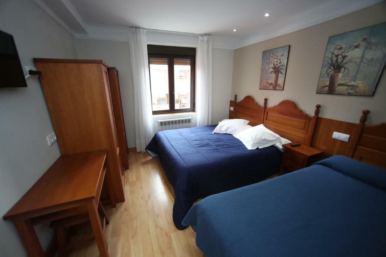 Hostal Vitorina Soria Exterior photo