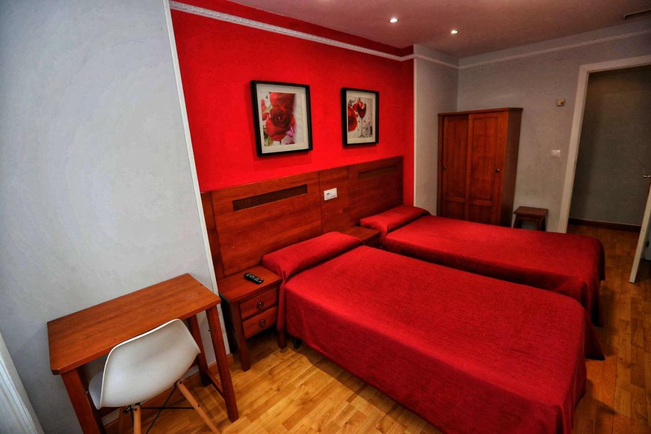 Hostal Vitorina Soria Exterior photo